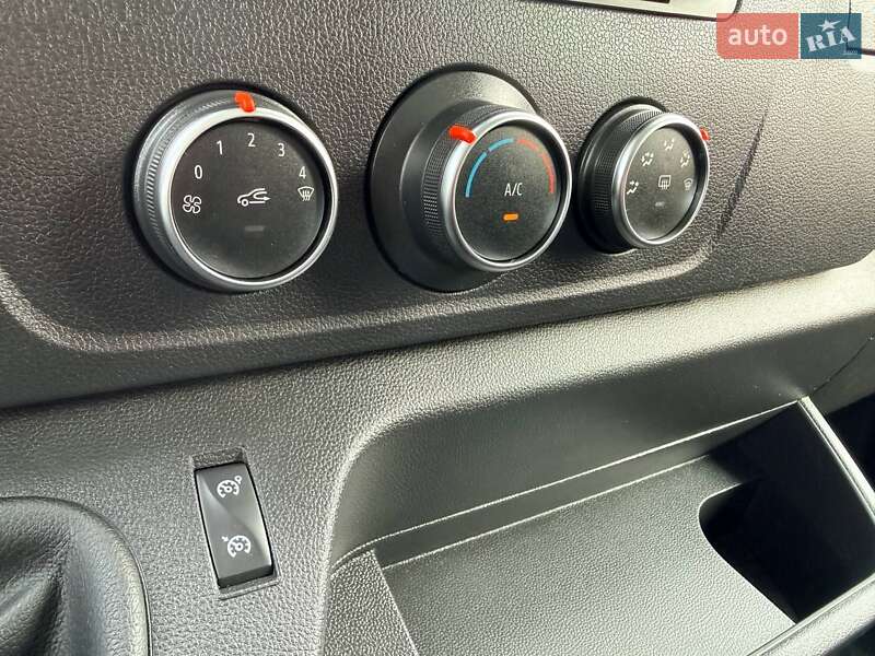 Грузовой фургон Renault Master 2022 в Киеве