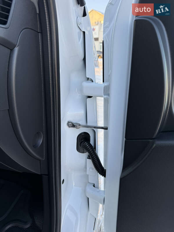 Грузовой фургон Renault Master 2022 в Киеве