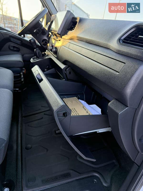 Грузовой фургон Renault Master 2022 в Киеве