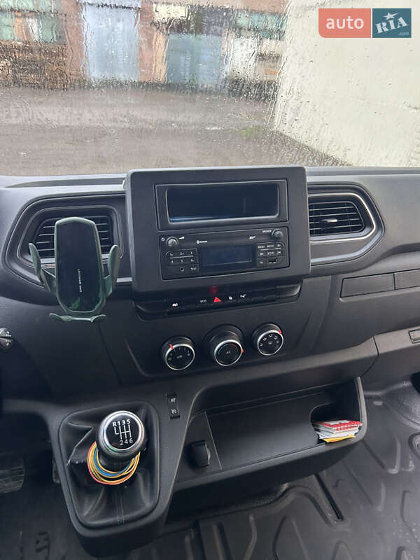 Грузовой фургон Renault Master 2021 в Ужгороде