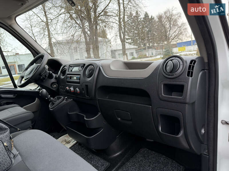 Тентованый Renault Master 2018 в Дубно