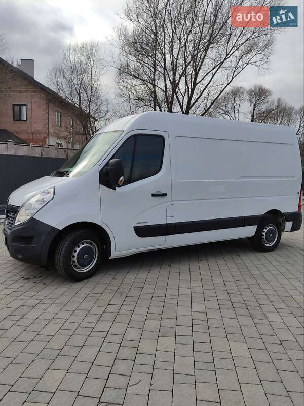 Грузовой фургон Renault Master 2015 в Львове