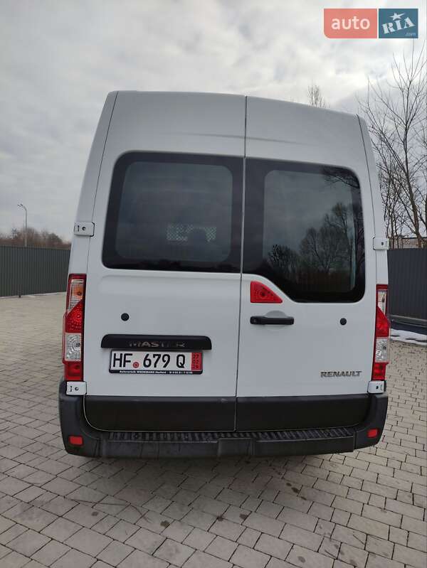 Грузовой фургон Renault Master 2015 в Львове