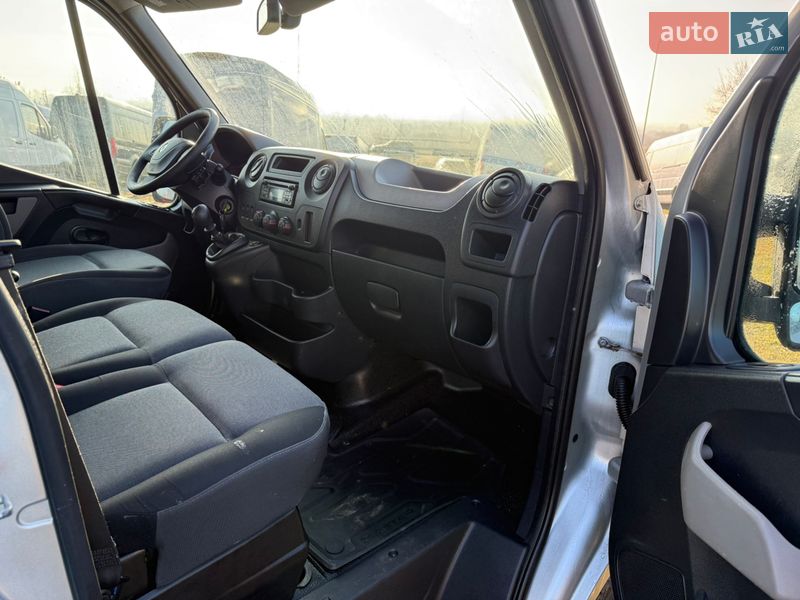 Вантажний фургон Renault Master 2016 в Дубні