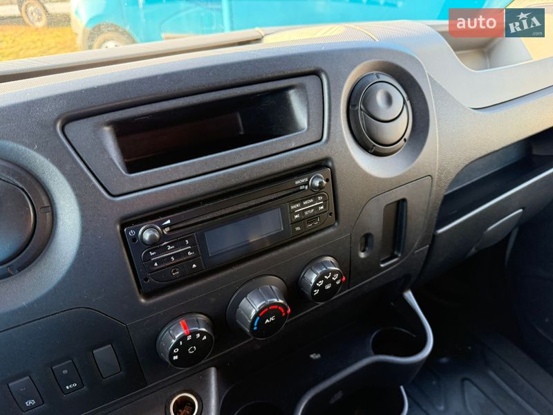 Вантажний фургон Renault Master 2016 в Дубні