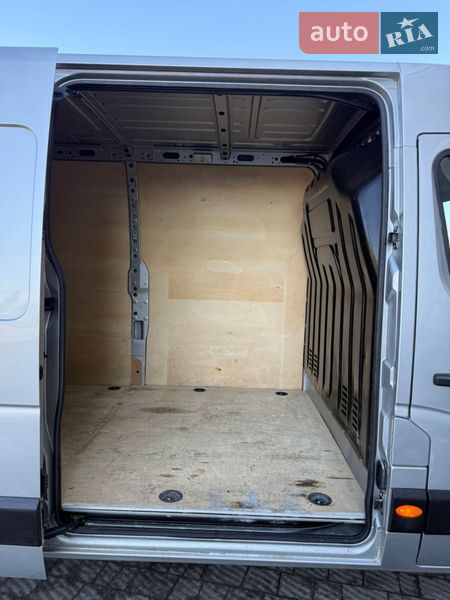 Вантажний фургон Renault Master 2019 в Стрию