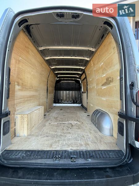 Вантажний фургон Renault Master 2019 в Стрию