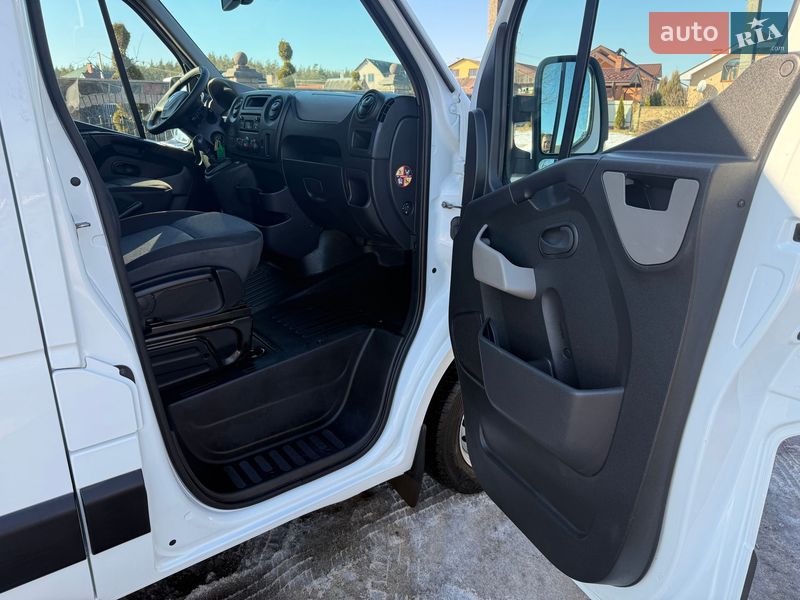 Вантажний фургон Renault Master 2016 в Житомирі