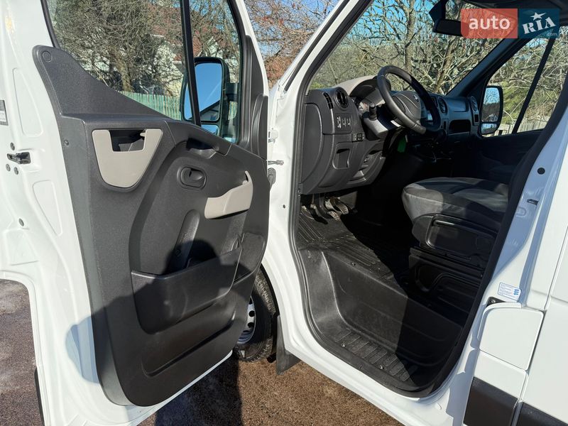 Вантажний фургон Renault Master 2016 в Житомирі