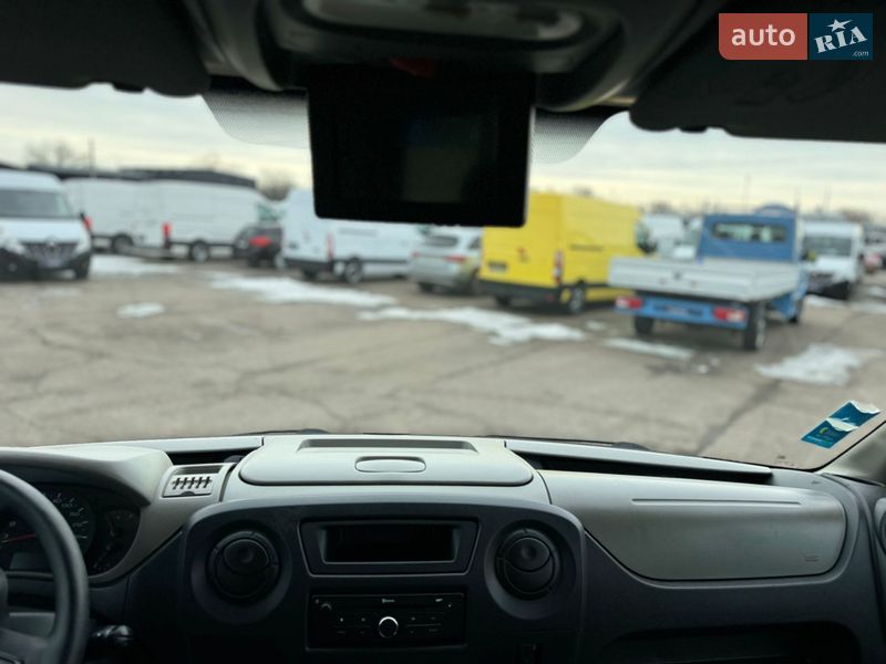Вантажопасажирський фургон Renault Master 2017 в Києві