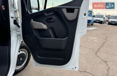 Грузопассажирский фургон Renault Master 2017 в Киеве