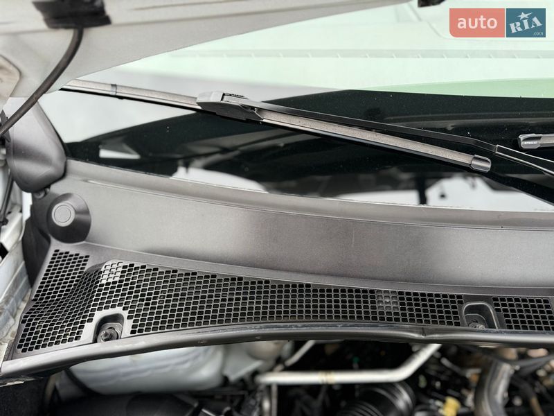 Вантажопасажирський фургон Renault Master 2017 в Києві