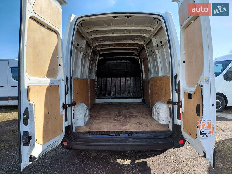 Грузовой фургон Renault Master 2015 в Ивано-Франковске