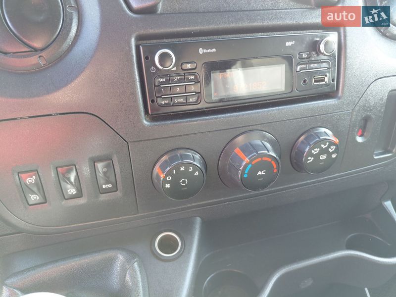 Грузовой фургон Renault Master 2015 в Ивано-Франковске