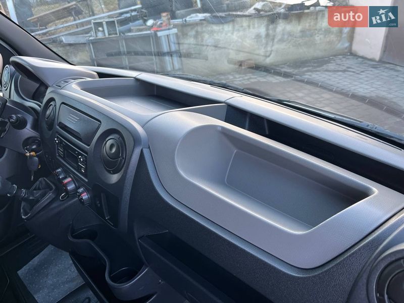 Грузовой фургон Renault Master 2017 в Дубно