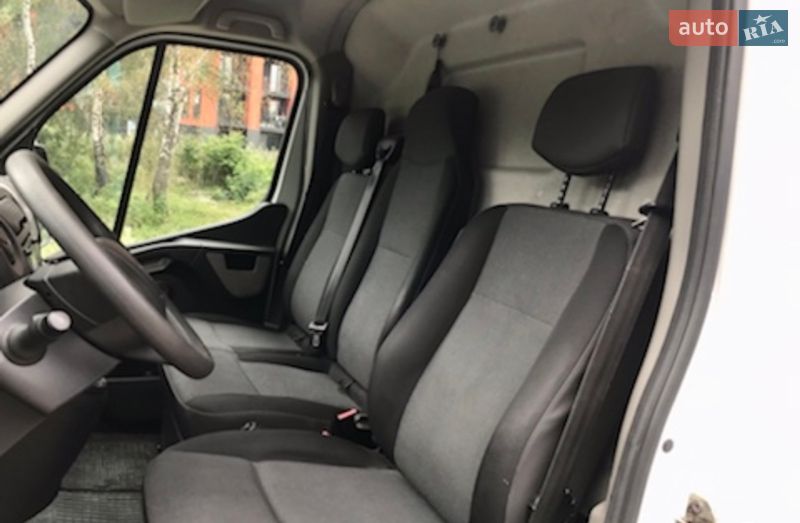 Вантажний фургон Renault Master 2016 в Львові