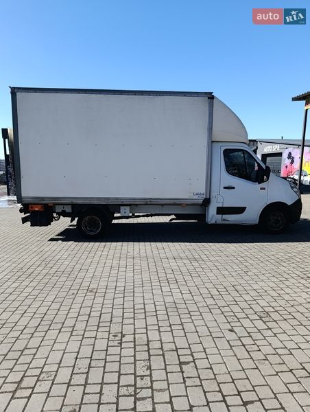 Вантажний фургон Renault Master 2016 в Звенигородці