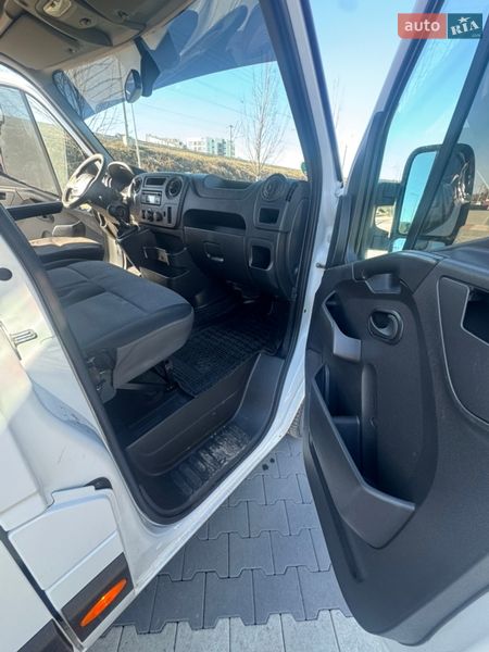 Вантажний фургон Renault Master 2019 в Ірпені