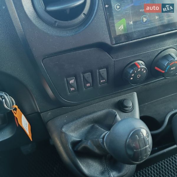 Грузовой фургон Renault Master 2018 в Почаеве