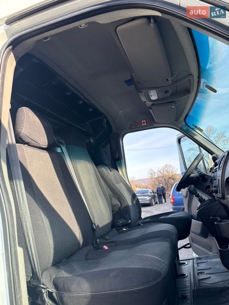 Грузовой фургон Renault Master 2017 в Ужгороде