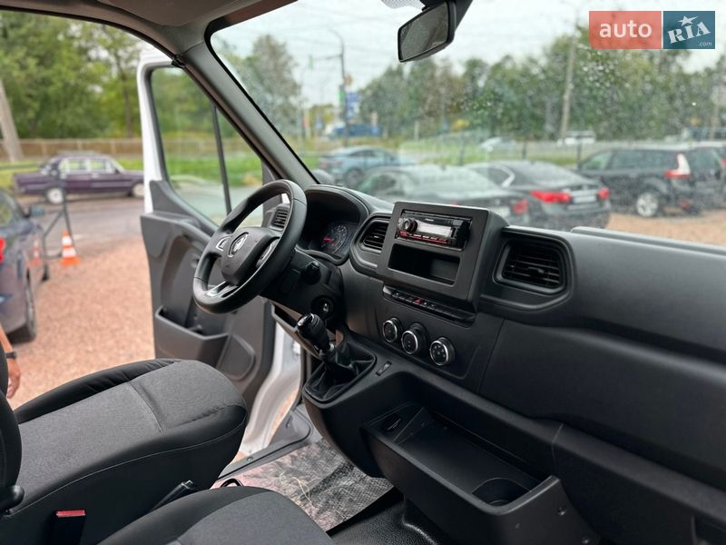 Вантажний фургон Renault Master 2021 в Рівному