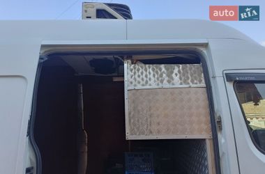 Вантажний фургон Renault Master 2015 в Сумах