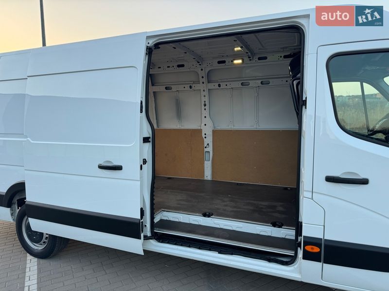 Грузовой фургон Renault Master 2019 в Дубно