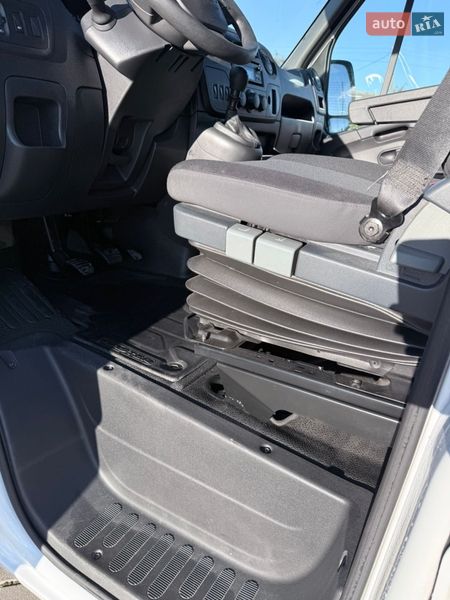 Грузовой фургон Renault Master 2018 в Бучаче