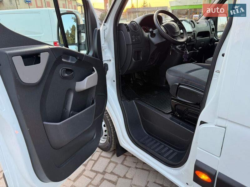 Грузовой фургон Renault Master 2017 в Дубно