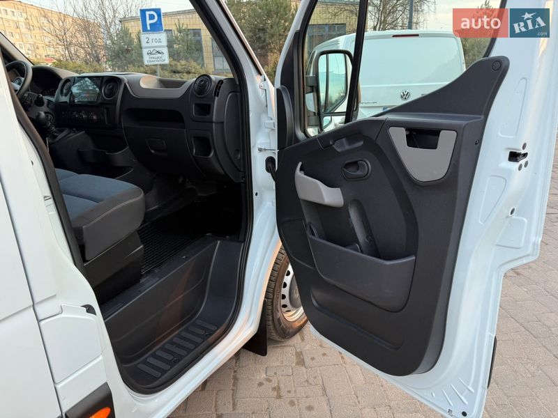 Грузовой фургон Renault Master 2017 в Дубно