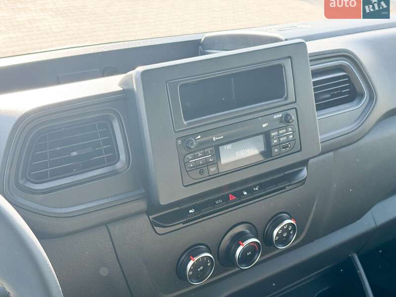 Микроавтобус грузовой (до 3,5т) Renault Master 2022 в Киеве