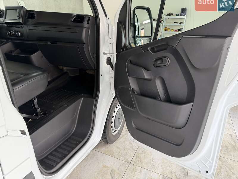 Вантажний фургон Renault Master 2020 в Полтаві