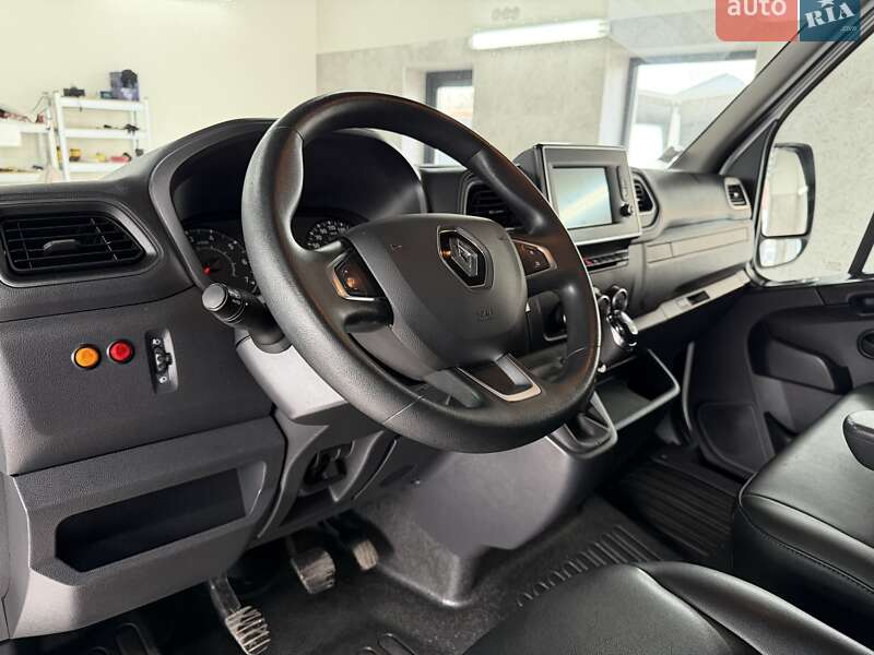 Вантажний фургон Renault Master 2020 в Полтаві