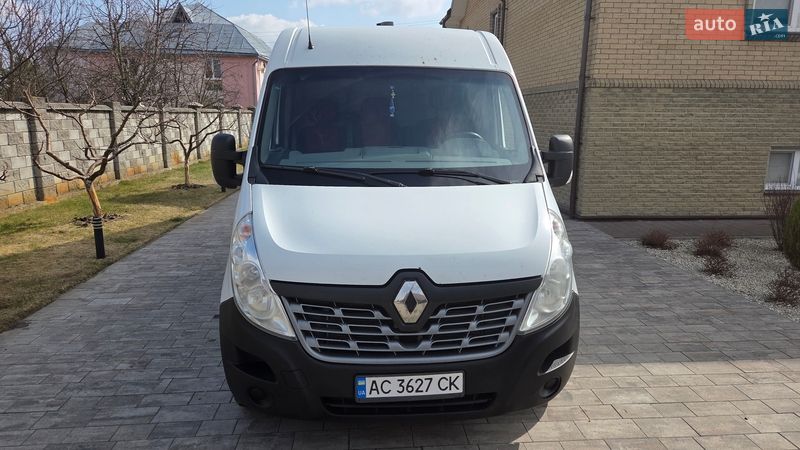 Вантажний фургон Renault Master 2015 в Луцьку