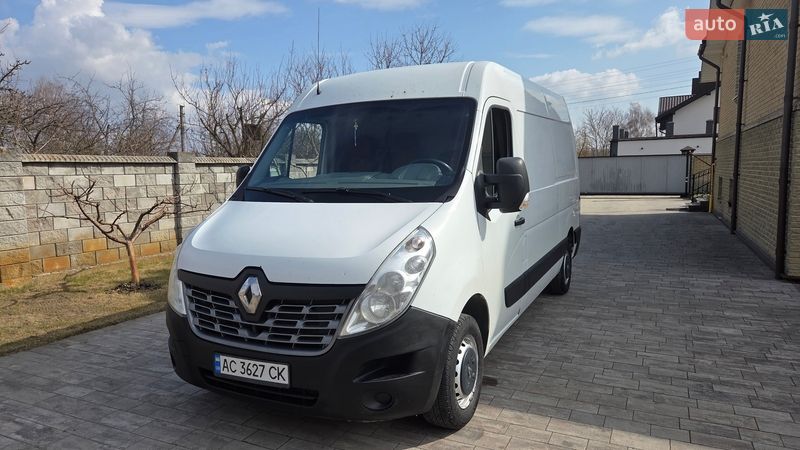 Вантажний фургон Renault Master 2015 в Луцьку