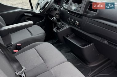Вантажний фургон Renault Master 2022 в Рівному