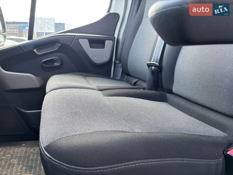 Грузовой фургон Renault Master 2017 в Львове