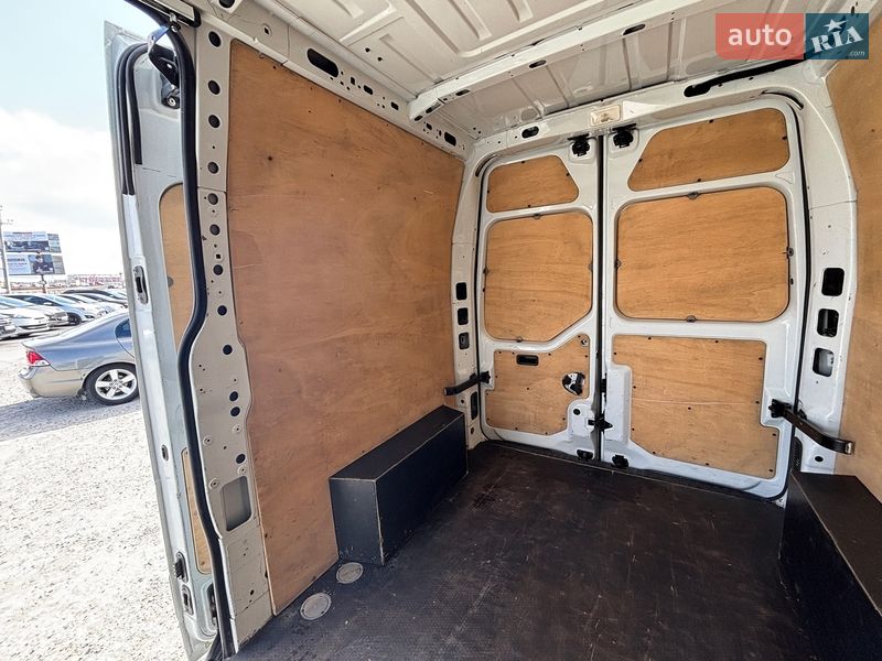 Грузовой фургон Renault Master 2017 в Львове
