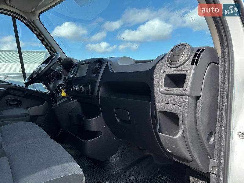 Грузовой фургон Renault Master 2017 в Львове