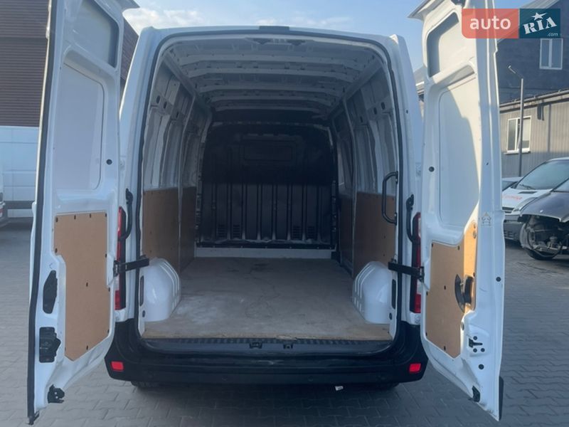 Грузовой фургон Renault Master 2022 в Луцке