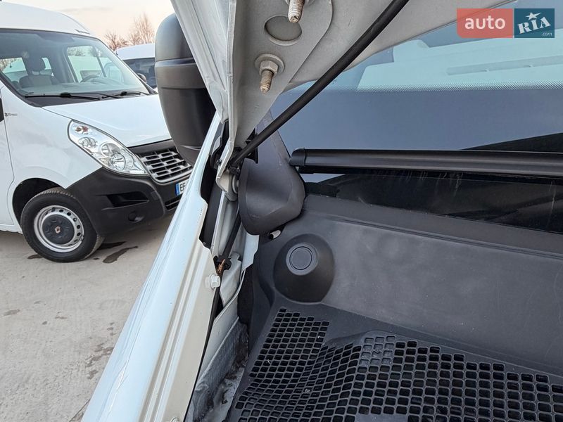 Вантажопасажирський фургон Renault Master 2016 в Млиніві фото 38 Вантажопасажирський фургон Renault Master 2016 в Млиніві
