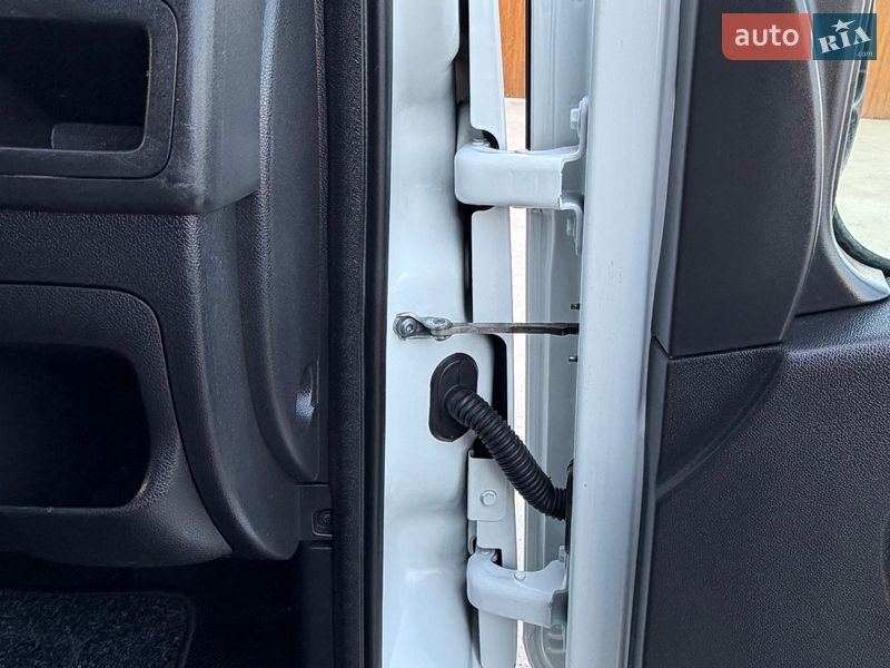 Вантажопасажирський фургон Renault Master 2016 в Млиніві фото 39 Вантажопасажирський фургон Renault Master 2016 в Млиніві