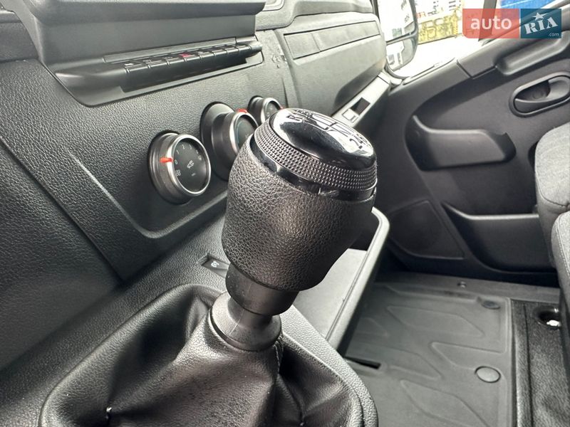 Вантажний фургон Renault Master 2022 в Хусті