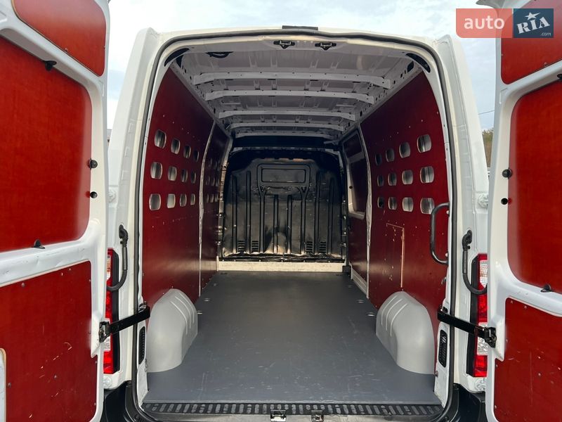 Вантажний фургон Renault Master 2021 в Радивиліві