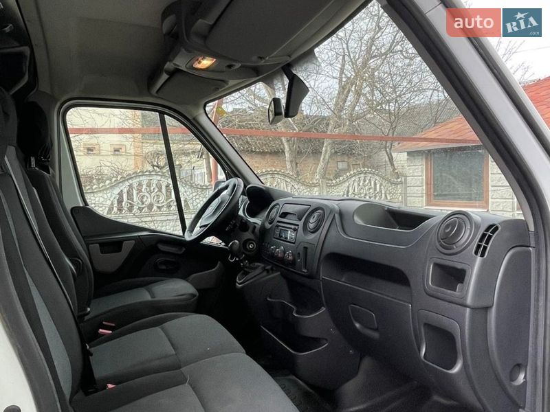 Грузовой фургон Renault Master 2017 в Ровно