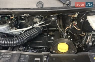 Вантажопасажирський фургон Renault Master 2015 в Почаєві