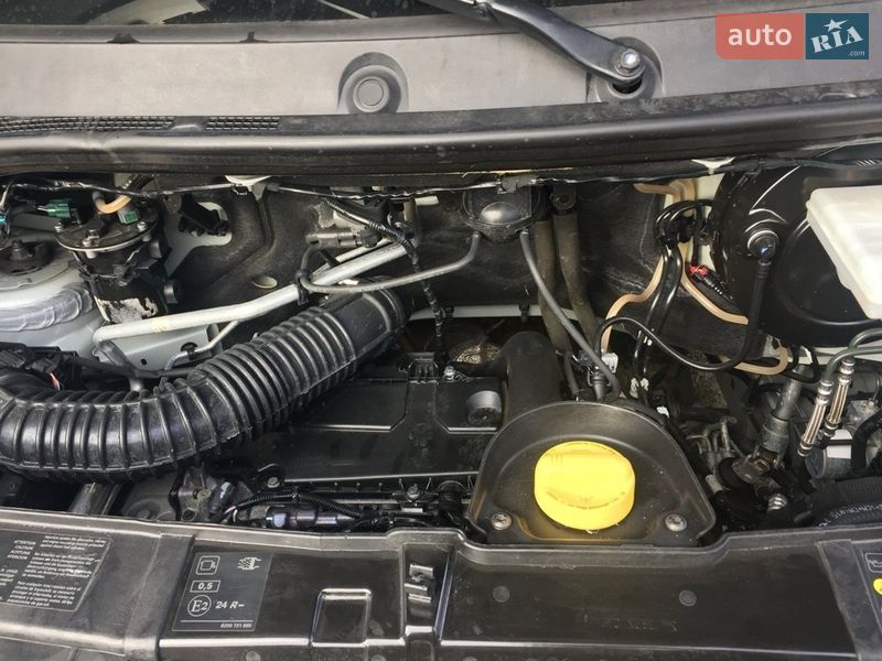 Грузопассажирский фургон Renault Master 2015 в Почаеве