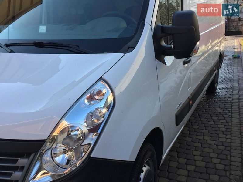 Грузопассажирский фургон Renault Master 2015 в Почаеве