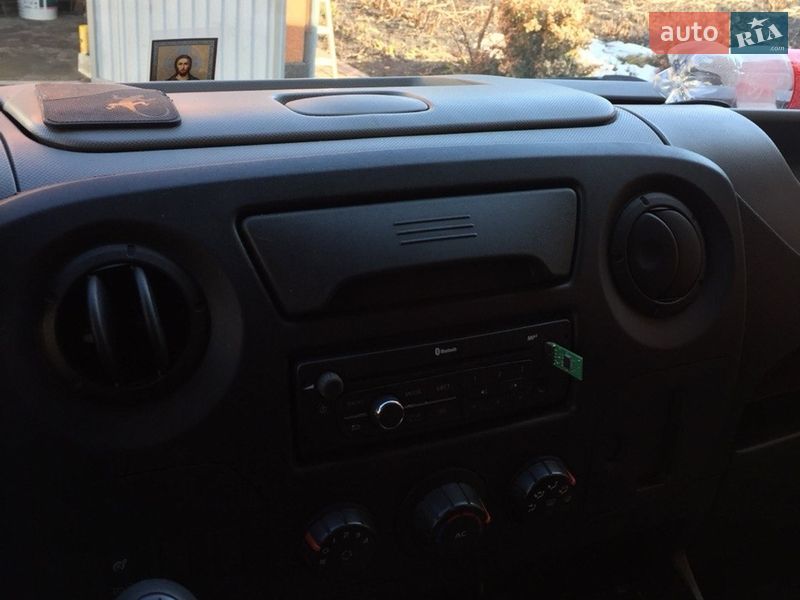 Грузопассажирский фургон Renault Master 2015 в Почаеве