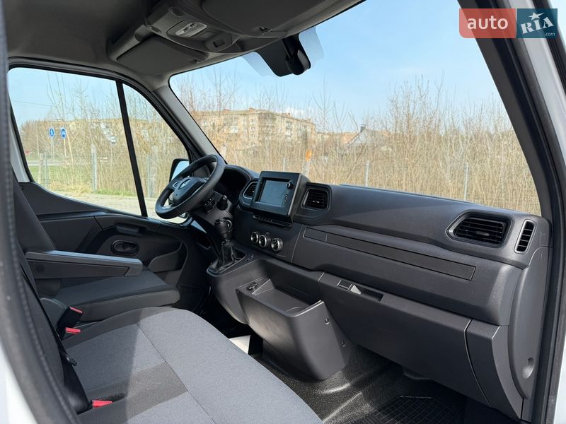 Вантажний фургон Renault Master 2023 в Дубні